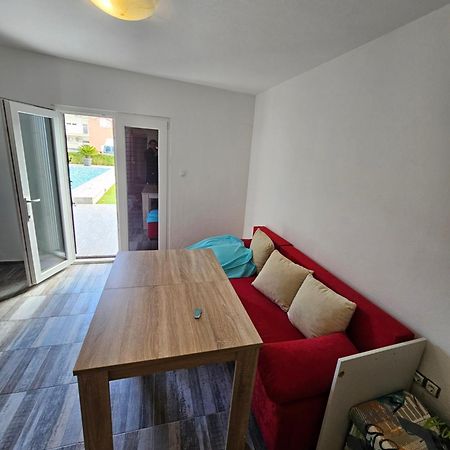 Chill Out Beach Apartments Trogir Buitenkant foto