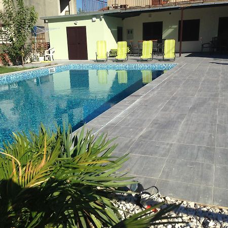Chill Out Beach Apartments Trogir Buitenkant foto