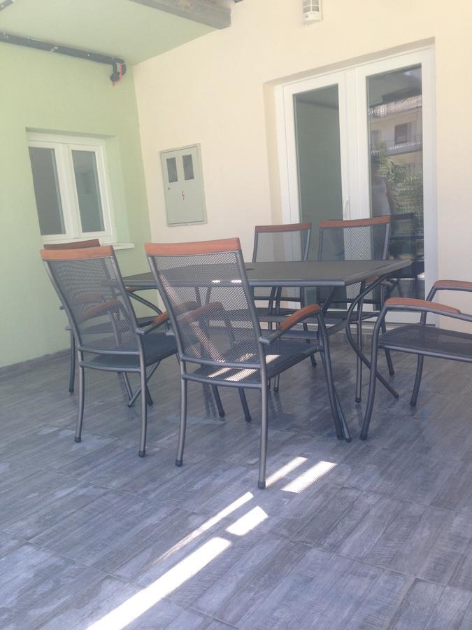 Chill Out Beach Apartments Trogir Buitenkant foto