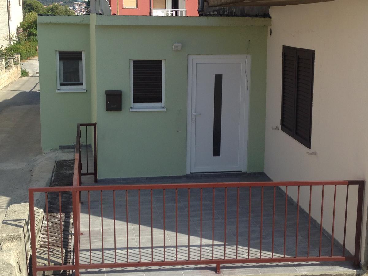 Chill Out Beach Apartments Trogir Buitenkant foto