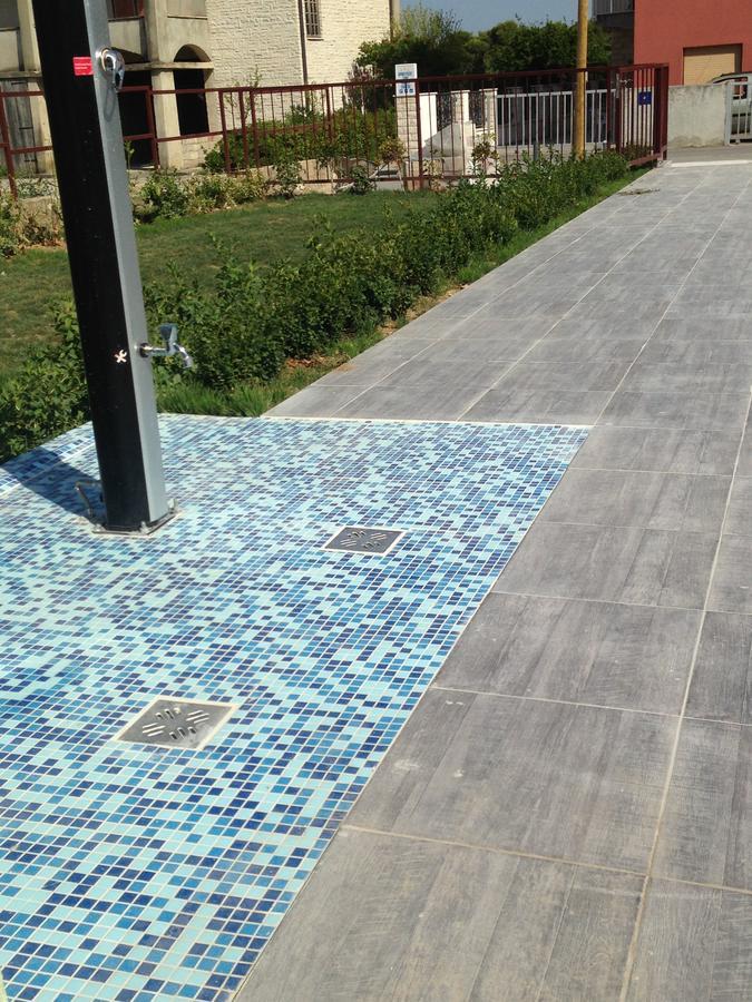 Chill Out Beach Apartments Trogir Buitenkant foto
