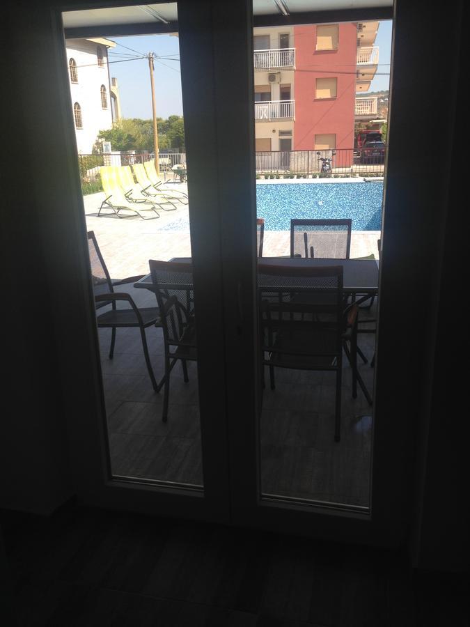 Chill Out Beach Apartments Trogir Buitenkant foto