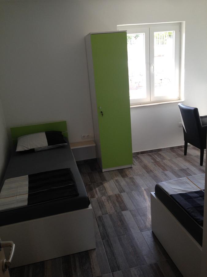 Chill Out Beach Apartments Trogir Buitenkant foto