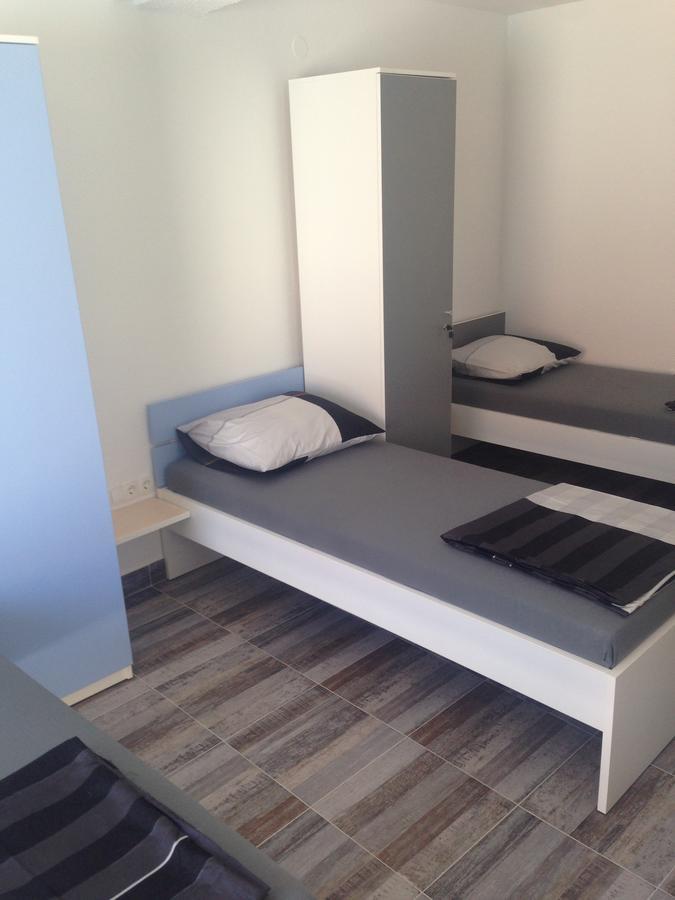 Chill Out Beach Apartments Trogir Buitenkant foto
