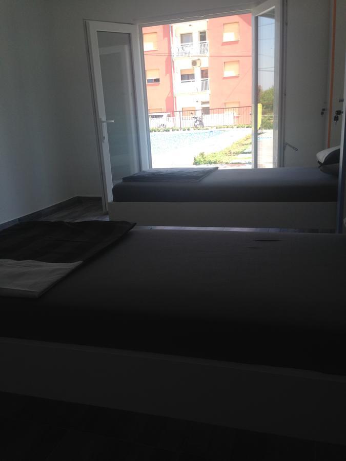Chill Out Beach Apartments Trogir Buitenkant foto